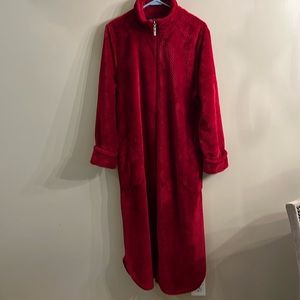 Noire Jasmine Rose deep red robe, with pockets, size L, long sleeves, like new